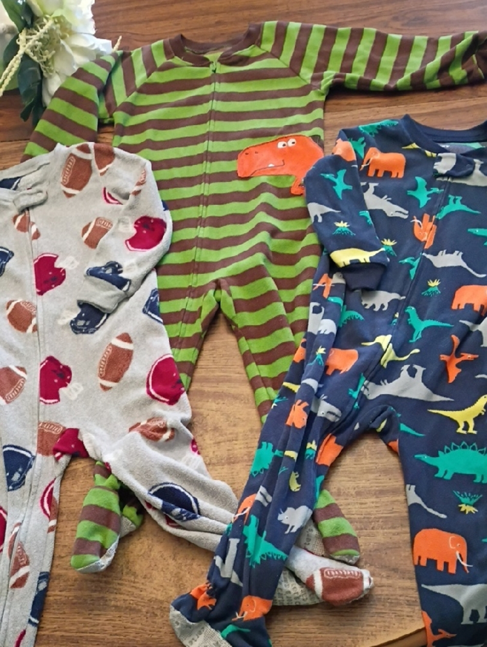 ❤️Fleece 2T Carter's Bundle Of 3 Footies *See Photos*